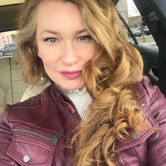 Meet your Posher, Dawn - Picture 1 of 7